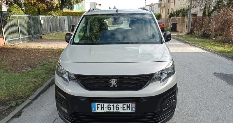 Peugeot Rifter cena 53900 przebieg: 77900, rok produkcji 2019 z Kielce małe 211